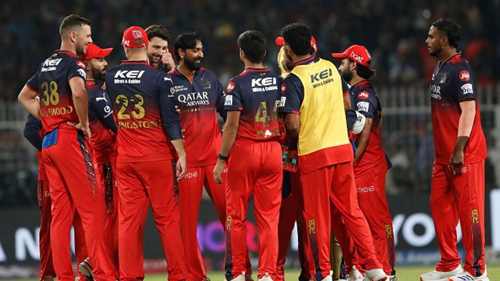 विराट कोहली नहीं, ऑस्ट्रेलियाई दिग्गज ने इस खिलाड़ी को बताया RCB का सबसे खास खिलाड़ी विराट कोहली नहीं, ऑस्ट्रेलियाई दिग्गज ने इस खिलाड़ी को बताया RCB का सबसे खास खिलाड़ी