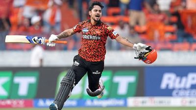 SRH vs RR: इशान किशन ने आईपीएल का पहला शतक लगाने के बाद मुंबई इंडियंस पर साधा निशाना, बोले- इस टीम का माहौल... Ishan Kishan Century IPL 2025