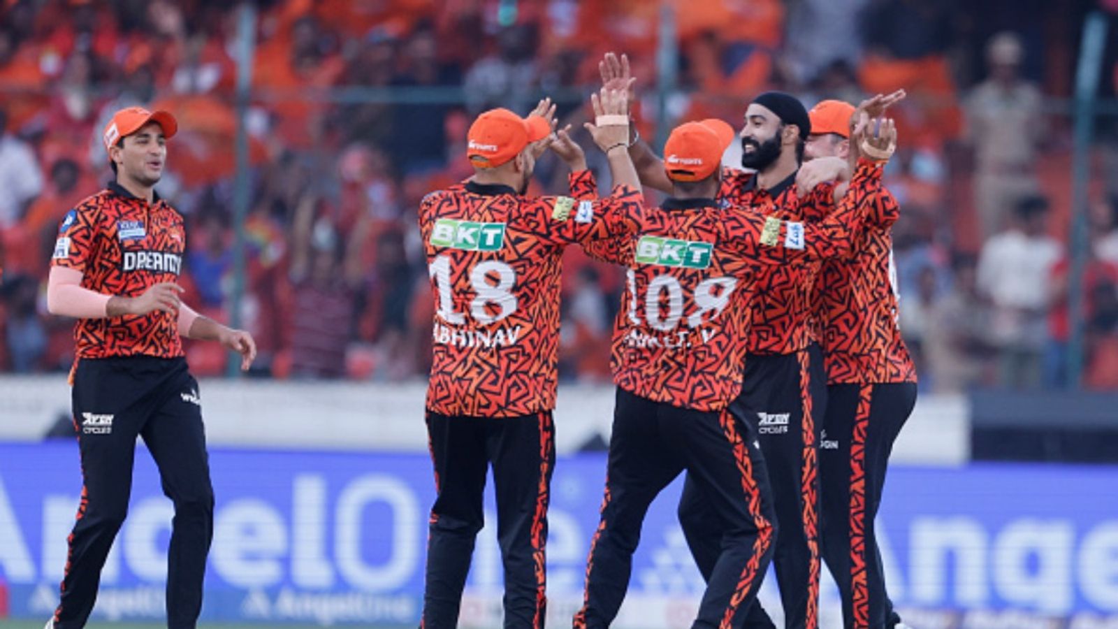 SRH vs RR: 81 चौके-छक्के और 528 रन, सनराइजर्स हैदराबाद का विस्फोटक आगाज, राजस्थान रॉयल्स को रनों की सुनामी में दी शिकस्त, इशान किशन बने हीरो SRH vs RR: 81 चौके-छक्के और 528 रन, सनराइजर्स हैदराबाद का विस्फोटक आगाज, राजस्थान रॉयल्स को रनों की सुनामी में दी शिकस्त, इशान किशन बने हीरो