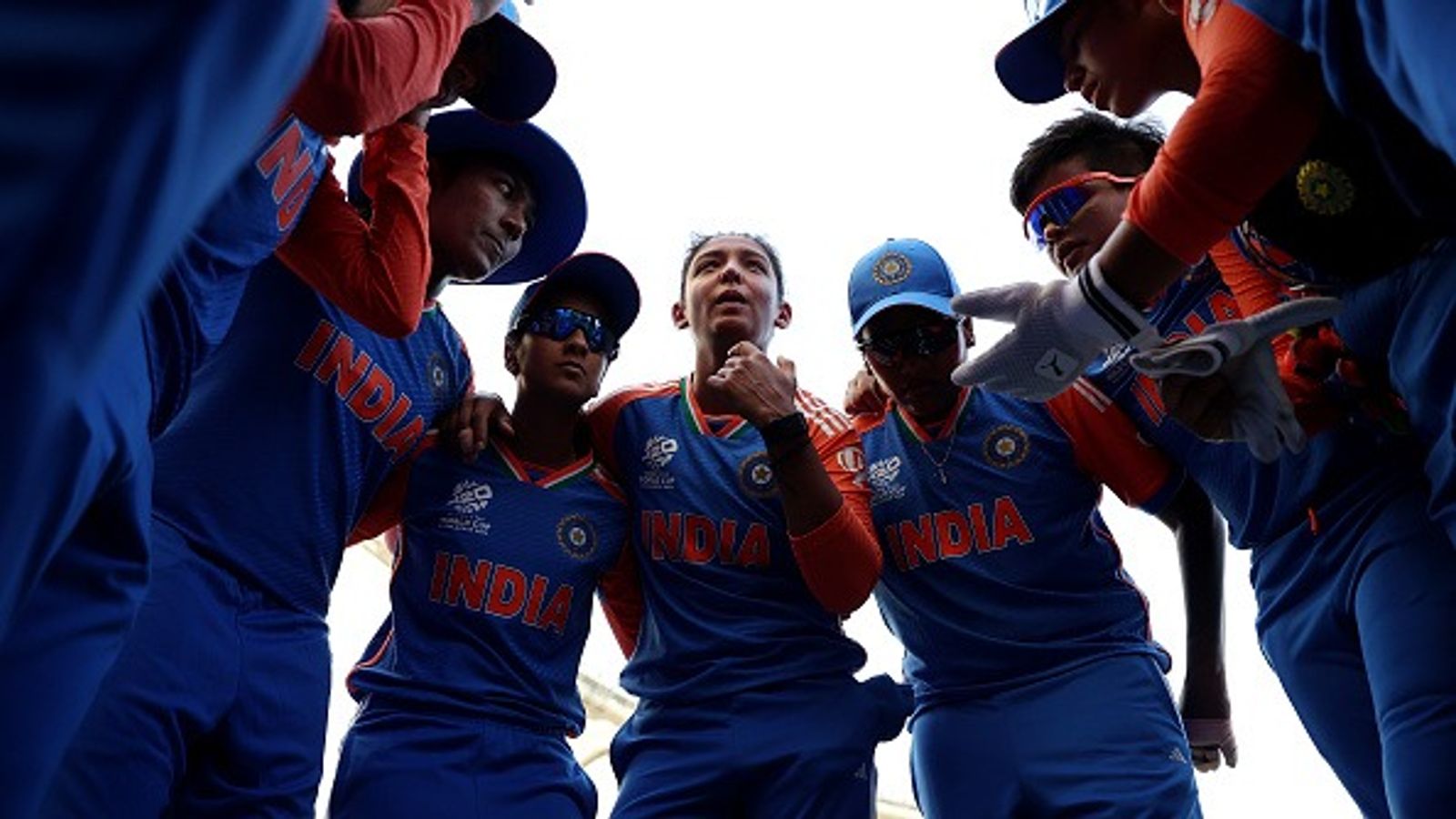 भारतीय कप्तान समेत तीन खिलाड़ियों को BCCI ने दिया सबसे बड़ा कॉन्ट्रेक्ट, बोर्ड के एनुअल प्लेयर रिटेनरशिप में 16 धुरंधर शामिल  भारतीय कप्तान समेत तीन खिलाड़ियों को BCCI ने दिया सबसे बड़ा कॉन्ट्रेक्ट, बोर्ड के एनुअल प्लेयर रिटेनरशिप में 16 धुरंधर शामिल