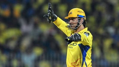 महेंद्र सिंह धोनी ने IPL में इस नियम का किया विरोध, BCCI को सुनाते हुए कहा- ...और कुछ आगे मसाला डालने... Chennai Super Kings' wicketkeeper MS Dhoni.