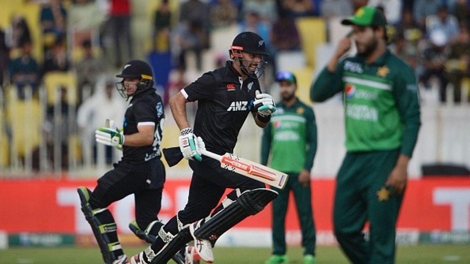 IPL 2025 के कारण पाकिस्तानी ऑलराउंडर की खुल गई किस्मत, न्यूजीलैंड की वनडे टीम से आया बुलावा  IPL 2025 के कारण पाकिस्तानी ऑलराउंडर की खुल गई किस्मत, न्यूजीलैंड की वनडे टीम से आया बुलावा