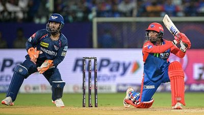 दिल्ली कैपिटल्स के हाथों एक विकेट से हार के बाद LSG कोच ने इन खिलाड़ियों को खिलाने की बताई मजबूरी, बोले- काम चलाना होगा, कोई रास्ता नहीं है SportsTak Hindi