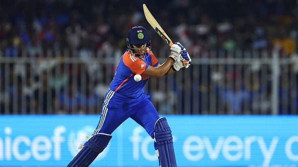 शेफाली वर्मा के सामने गेंदबाजों की फिर आई शामत, ठोका बवंडर वाला शतक, टीम ने बना डाले 405 रन