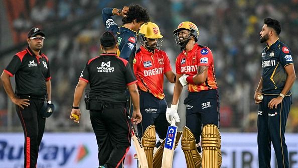 प्रसिद्ध कृष्णा ने श्रेयस अय्यर को किया इंजर्ड, दर्द से कराह उठे पंजाब के कप्तान, फिर अगली 5 गेंदों पर 24 रन ठोककर ऐसे लिया बदला