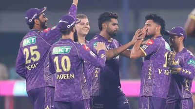 कोलकाता नाइट राइडर्स को मिली ईडन गार्डन्स स्टेडियम छोड़ने की नसीहत, दिग्गज क्रिकेटर ने कहा- इस बात के पैसे नहीं मिलते हैं कि... KKR Team in IPL 2025