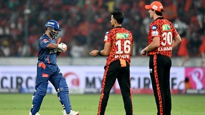 पहले मैच में जीरो, दूसरे में 15 रन बनाने वाले ऋषभ पंत का अपनी बैटिंग को लेकर बड़ा बयान, बोले मुझे आजादी से खेलना पसंद है, मगर... SportsTak Hindi