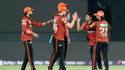 ऋषभ पंत के साथ खेला अंडर-19 वर्ल्ड कप, करियर में खेला केवल 1 टी20 मैच, सनराइजर्स हैदराबाद ने लगाया 40 लाख का दांव, अब 3 विकेट लेकर मचा दी धूम SportsTak Hindi