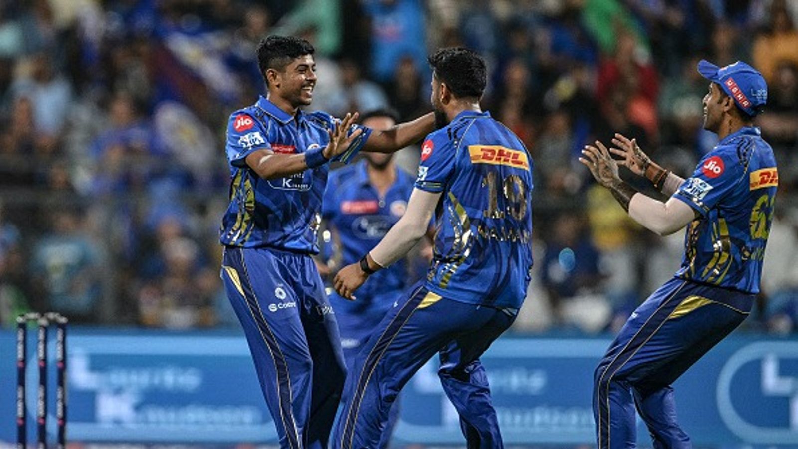 कौन हैं अश्विनी कुमार जिन्हें मुंबई इंडियंस ने दिया डेब्यू का मौका और पहली ही गेंद पर चटका डाला विकेट, पंजाब से है खास कनेक्शन कौन हैं अश्विनी कुमार जिन्हें मुंबई इंडियंस ने दिया डेब्यू का मौका और पहली ही गेंद पर चटका डाला विकेट, पंजाब से है खास कनेक्शन