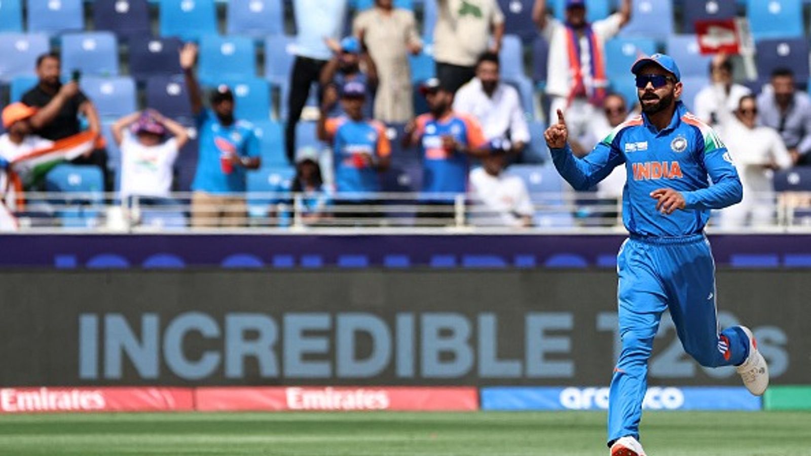 वर्ल्ड कप 2027 तक खेलेंगे विराट कोहली, रिटायरमेंट की खबरों के बीच सामने आकर दी फ्यूचर को लेकर बड़ी अपडेट, बोले- अगला बड़ा कदम... वर्ल्ड कप 2027 तक खेलेंगे विराट कोहली, रिटायरमेंट की खबरों के बीच सामने आकर दी फ्यूचर को लेकर बड़ी अपडेट, बोले- अगला बड़ा कदम...