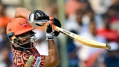 हार्दिक पंड्या की 'मैगी' स्टोरी ने अनिकेत वर्मा को कैसे किया प्रभावित, हैदराबाद के स्टार क्रिकेटर के अंकल का खुलासा, कहा- 1200 रुपए... SportsTak Hindi