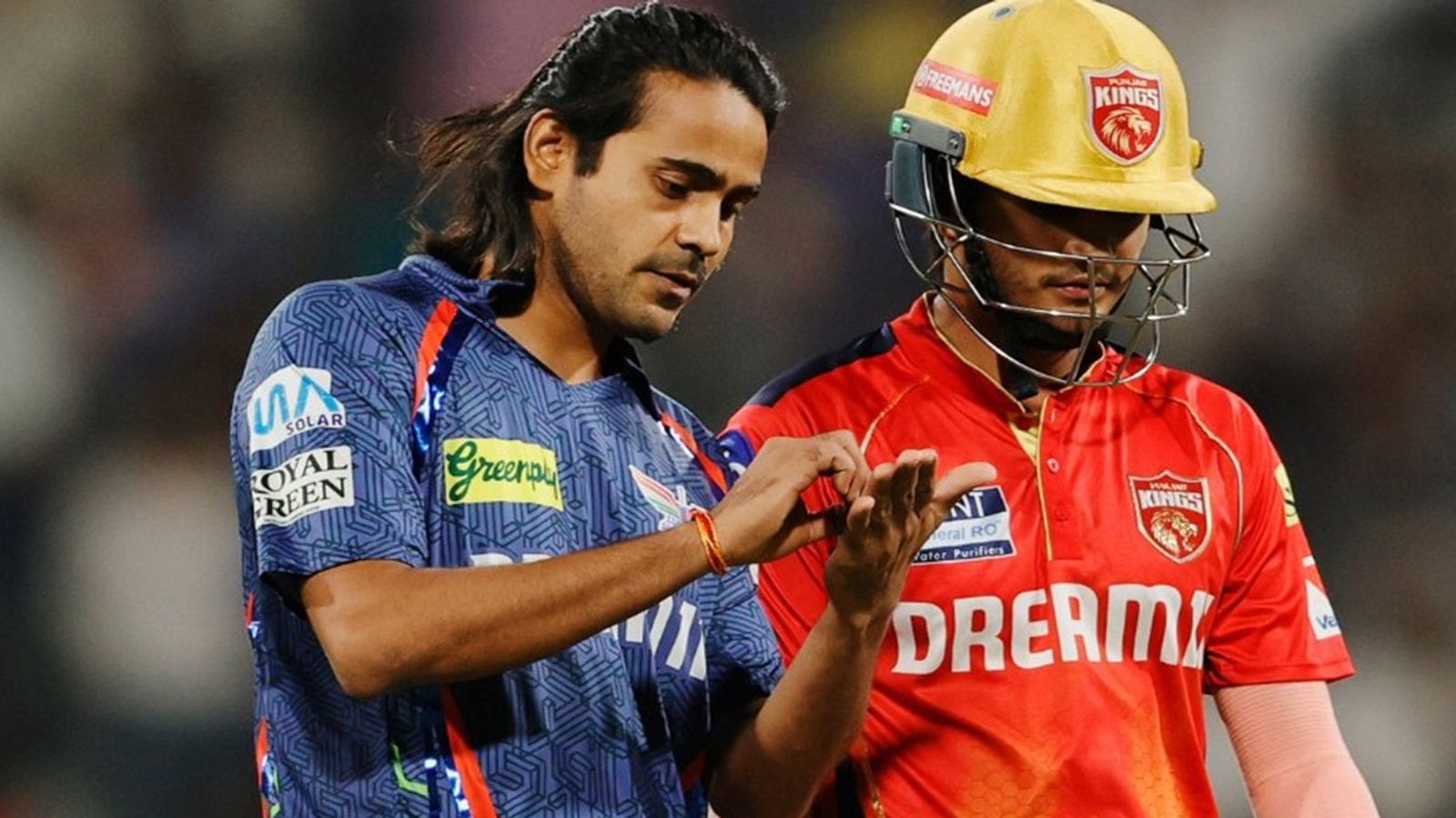 LSG के गेंदबाज पर गिरी बीसीसीआई की गाज, PBKS के बल्लेबाज के पास नोटबुक सेलिब्रेशन करने के लिए मिली तगड़ी सजा LSG के गेंदबाज पर गिरी बीसीसीआई की गाज, PBKS के बल्लेबाज के पास नोटबुक सेलिब्रेशन करने के लिए मिली तगड़ी सजा