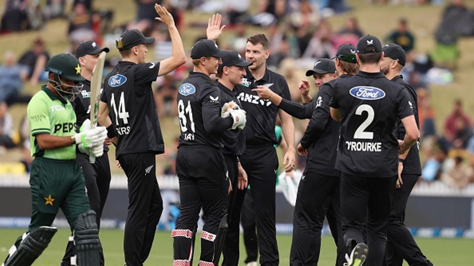 NZ vs PAK: मिचेल हे और बेन सीयर्स ने पाकिस्तान को रौंदा, न्यूजीलैंड ने 100 रन से जीता दूसरा वनडे, सीरीज पर भी जमाया कब्जा NZ vs PAK: मिचेल हे और बेन सीयर्स ने पाकिस्तान को रौंदा, न्यूजीलैंड ने 100 रन से जीता दूसरा वनडे, सीरीज पर भी जमाया कब्जा