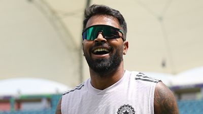 ICC T20 रैंकिंग्स में हार्दिक पंड्या बने नंबर 1 तो इस पायदान पर पहुंचे वरुण चक्रवर्ती, जानें बाकी भारतीय खिलाड़ियों का हाल SportsTak Hindi