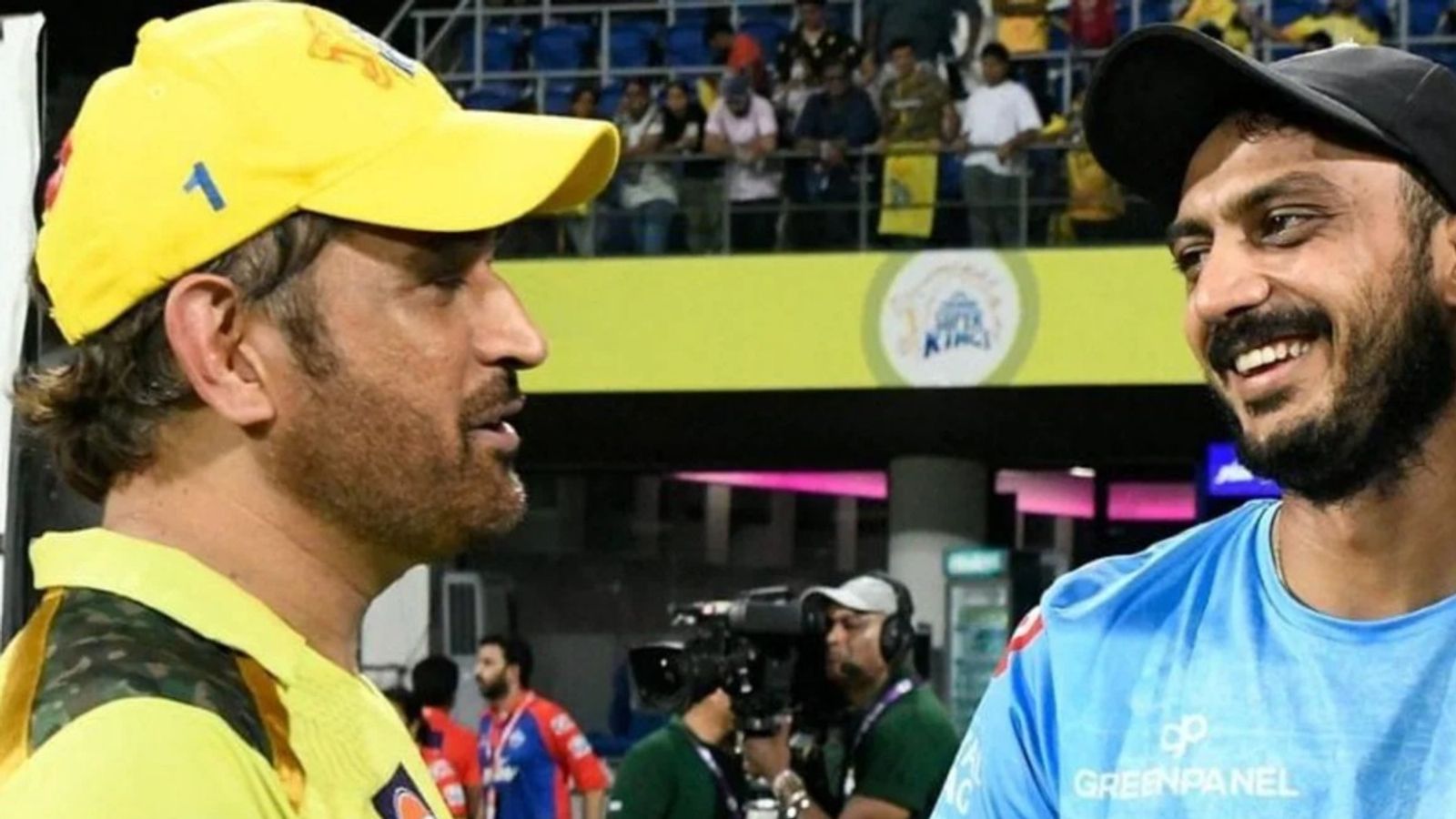 'तेरे ग्रह थोड़े इधर-उधर चल रहे हैं', अक्षर पटेल ने CSK के खिलाफ मैच से पहले धोनी को के साथ एक तस्वीर को लेकर किया विस्फोटक खुलासा 'तेरे ग्रह थोड़े इधर-उधर चल रहे हैं', अक्षर पटेल ने CSK के खिलाफ मैच से पहले धोनी को के साथ एक तस्वीर को लेकर किया विस्फोटक खुलासा