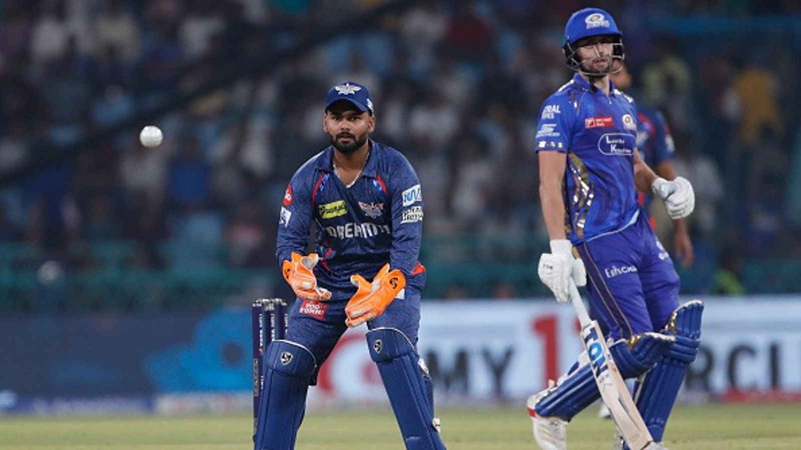 लखनऊ सुपर जायंट्स को दोहरा झटका, ऋषभ पंत और दिग्वेश राठी पर BCCI ने ठोका लाखों का जुर्माना लखनऊ सुपर जायंट्स को दोहरा झटका, ऋषभ पंत और दिग्वेश राठी पर BCCI ने ठोका लाखों का जुर्माना