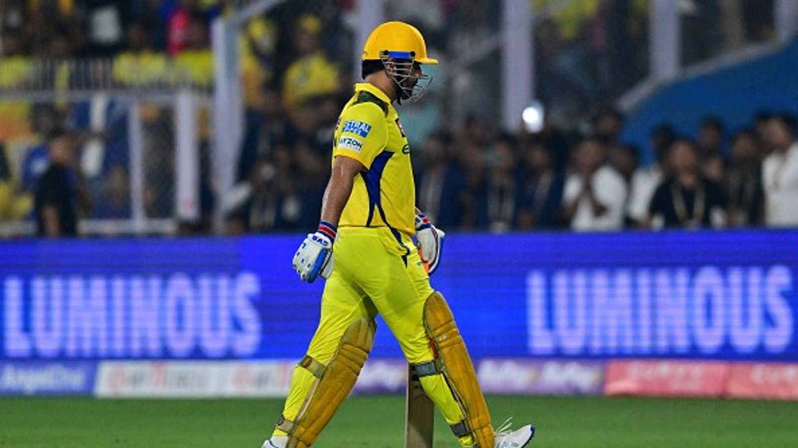 'धोनी अपना सम्मान खो रहे हैं, उन्हें 2023 के बाद ही रिटायर हो जाना चाहिए था,' मनोज तिवारी का बेबाक बयान 'धोनी अपना सम्मान खो रहे हैं, उन्हें 2023 के बाद ही रिटायर हो जाना चाहिए था,' मनोज तिवारी का बेबाक बयान