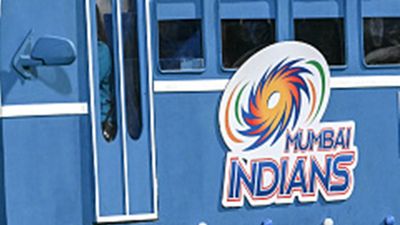 बड़ी खबर: मुंबई इंडियंस और हेड कोच के रास्ते हुए अलग, दिग्गज ने इस वजह से दिया इस्तीफा SportsTak Hindi