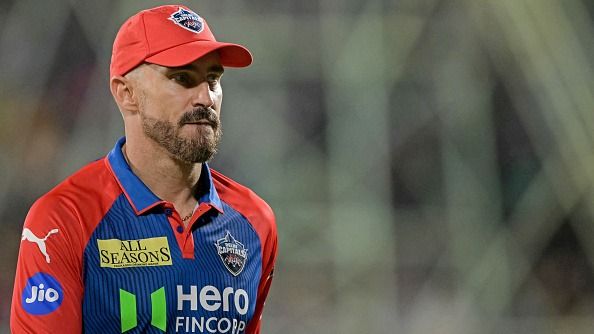 RCB के खिलाफ दिल्ली कैपिटल्स के लिए फाफ डुप्लेसी खेलेंगे या नहीं? DC के कोच ने दी बड़ी अपडेट 