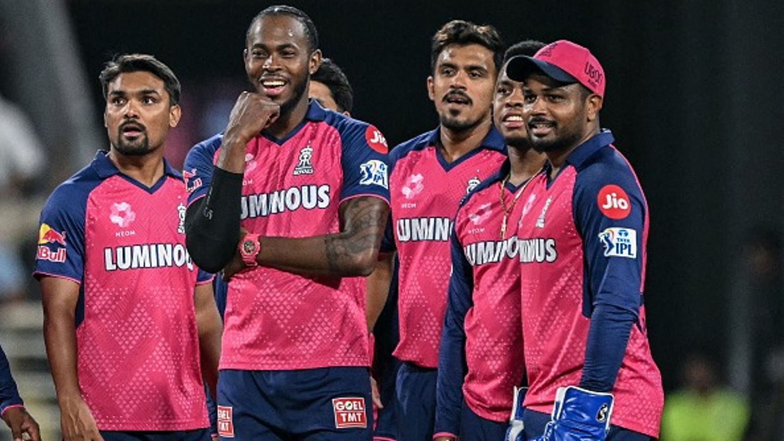 राजस्थान रॉयल्स की पूरी टीम को हार के बाद मिली सजा, कप्तान संजू सैमसन पर तो ज्यादा गाज गिरी राजस्थान रॉयल्स की पूरी टीम को हार के बाद मिली सजा, कप्तान संजू सैमसन पर तो ज्यादा गाज गिरी