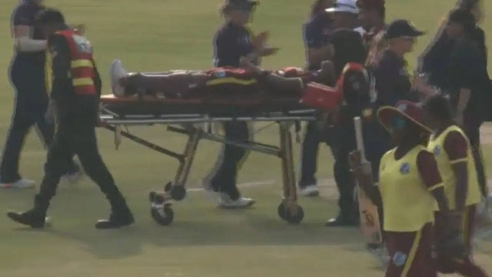 क्रिकेट में ऐसा नहीं देखा! वेस्टइंडीज कप्तान को स्ट्रेचर से ले जाया गया बाहर, मैदान पर वापस आकर ठोका शतक फिर भी हार गई टीम क्रिकेट में ऐसा नहीं देखा! वेस्टइंडीज कप्तान को स्ट्रेचर से ले जाया गया बाहर, मैदान पर वापस आकर ठोका शतक फिर भी हार गई टीम