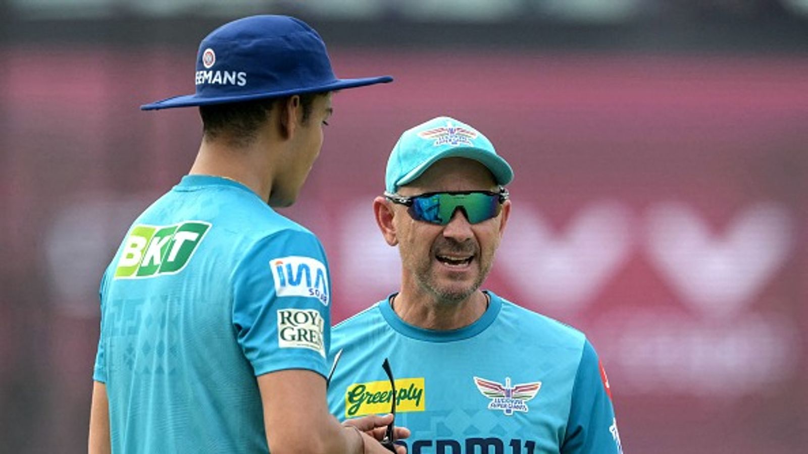 लखनऊ सुपर जायंट्स के कोच जस्टिन लैंगर ने IPL नीलामी पर उठाए सवाल, कहा- ये काफी अजीब है, किसी भी खेल... लखनऊ सुपर जायंट्स के कोच जस्टिन लैंगर ने IPL नीलामी पर उठाए सवाल, कहा- ये काफी अजीब है, किसी भी खेल...