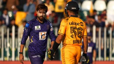 PSL 2025: बाबर आजम का हुआ बुरा हाल, 2 गेंद में जीरो पर आउट, मोहम्मद आमिर ने गजब की प्लानिंग से किया शिकार, देखिए Video SportsTak Hindi