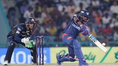 IPL 2025 Orange Cap standings : साई सुदर्शन से बीच मैच पूरन ने छीनी ऑरेंज कैप तो 141 रन की पारी से अभिषेक ने कोहली को पछाड़ा Nicholas Pooran of Lucknow Super Giants