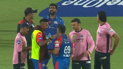 जसप्रीत बुमराह से होने वाले झगड़े के बाद करुण नायर का विस्फोटक बयान, कहा - वो दुनिया का बेस्ट गेंदबाज है तो... SportsTak Hindi