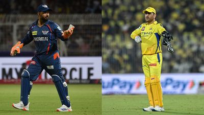 LSG vs CSK: धोनी ने टॉस जीतकर चुनी गेंदबाजी, चेन्नई ने टीम में किए दो बदलाव, जानें दोनों टीमों की प्लेइंग 11 SportsTak Hindi