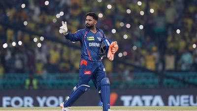 लखनऊ की हार के बाद बल्लेबाजों पर जमकर बरसे ऋषभ पंत, कहा- हम एक भी... SportsTak Hindi