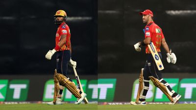 KKR के गेंदबाजों ने पंजाब किंग्स की खोली पोल, 37 रन के भीतर गिरे 6 विकेट, मैक्सवेल की फूटी किस्मत तो अय्यर का खाता तक नहीं खुला SportsTak Hindi