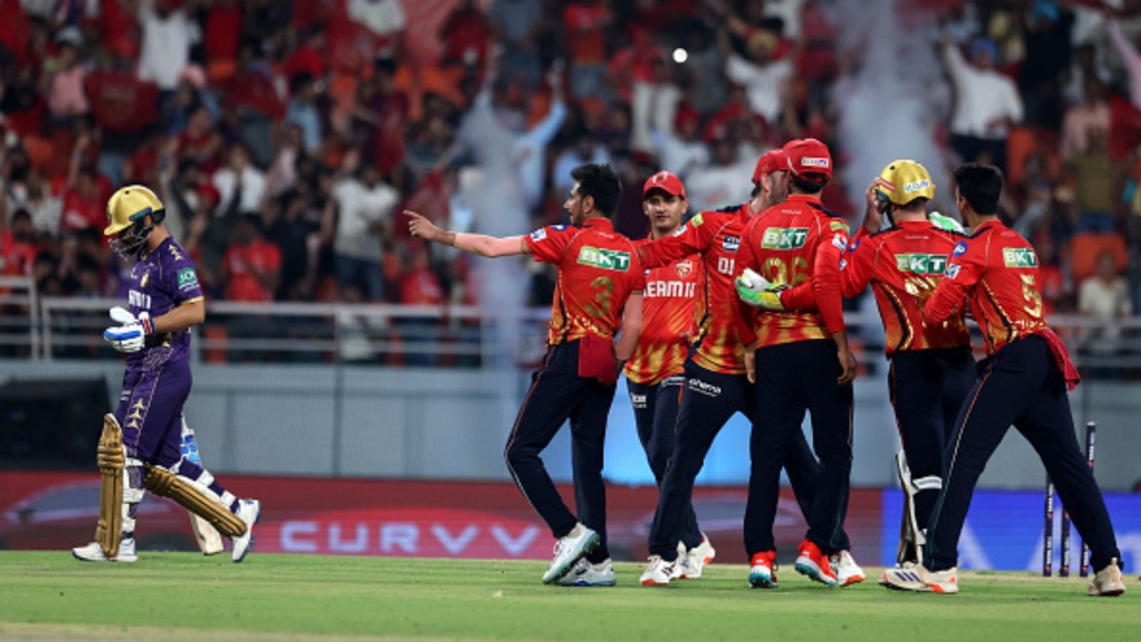 PBKS vs KKR Highlights, IPL 2025: पंजाब किंग्स ने 111 रन बचाकर रचा इतिहास, डिफेंडिंग चैंपियन कोलकाता के सामने आईपीएल के सबसे छोटे लक्ष्य का किया बचाव PBKS vs KKR Highlights, IPL 2025: पंजाब किंग्स ने 111 रन बचाकर रचा इतिहास, डिफेंडिंग चैंपियन कोलकाता के सामने आईपीएल के सबसे छोटे लक्ष्य का किया बचाव