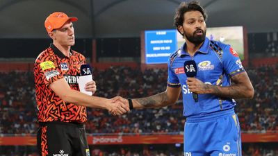 IPL 2025 में बनने वाला है 300 का स्कोर! MI vs SRH मुकाबले में इतिहास बनने की हो गई भविष्यवाणी Hardik Pandya and Pat Cummins MI vs SRH IPL 2024