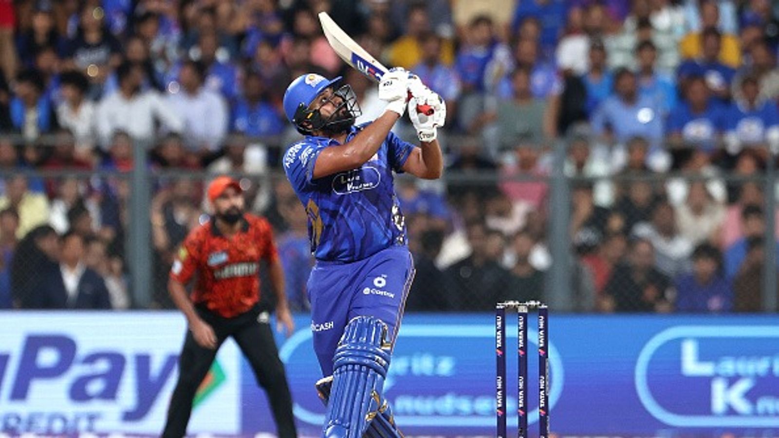 रोहित शर्मा ने SRH के खिलाफ रचा इतिहास, वानखेड़े के मैदान पर जो अब तक कोई नहीं कर पाया था वो हिटमैन ने कर दिखाया रोहित शर्मा ने SRH के खिलाफ रचा इतिहास, वानखेड़े के मैदान पर जो अब तक कोई नहीं कर पाया था वो हिटमैन ने कर दिखाया