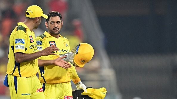 'धोनी और CSK की कोई बात नहीं करेगा', अश्विन ने अपने यूट्यूब चैनल पर पैनलिस्ट को लताड़ा,जानिए क्यों कहा ऐसा ?