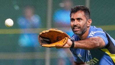 अभिषेक नायर को टीम इंडिया के सपोर्ट स्टाफ से क्यों किया गया बाहर? BCCI ने बताई ये बड़ी वजह Former India's assistant coach Abhishek Nayar in frame