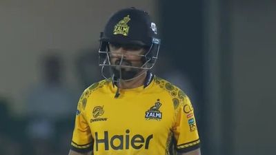 PSL 2025: 17 साल के गेंदबाज का कहर, बाबर आजम के बल्ले में लगी जंग फिर भी 120 रन से जीत गई पेशावर जाल्मी, रिजवान की टीम हारी SportsTak Hindi