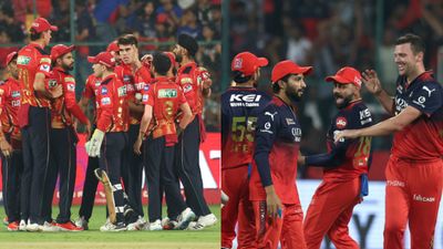 PBKS vs RCB: आरसीबी ने टॉस जीतकर चुनी गेंदबाजी, धाकड़ बल्लेबाज हुआ बाहर, जानें दोनों टीमों की प्लेइंग 11 SportsTak Hindi