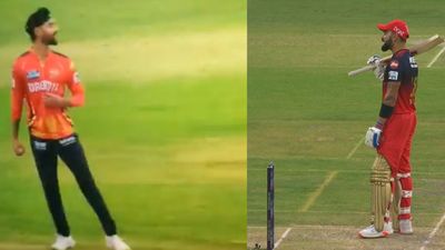 विराट कोहली का Live मैच के बीच पंजाब किंग्स के हरप्रीत बरार से हुआ पंगा, कहा - 20 साल हो गए मैं तेरे कोच को...VIDEO Harpreet Brar and Virat Kohli fight