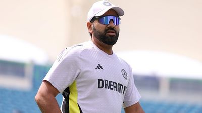 'रोहित शर्मा खुद को आईने में देखें', टीम इंडिया के कप्तान को लेकर ऑस्ट्रेलिया के महान क्रिकेटर का बड़ा बयान SportsTak Hindi