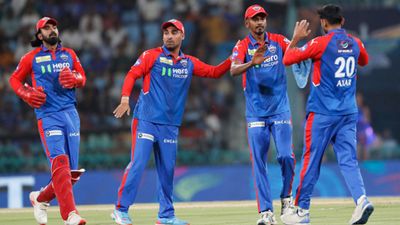 IPL 2025 Points Table Update: दिल्ली कैपिटल्स ने लगाया जीत का छक्का, लखनऊ को लगा दोहरा झटका, देखिए अंक तालिका में क्या बदला SportsTak Hindi
