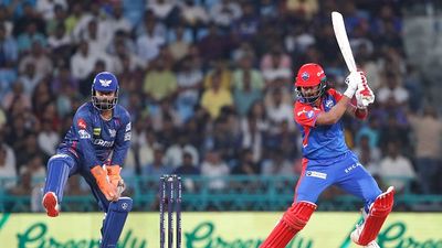 LSG vs DC: केएल राहुल ने लखनऊ के घर में घुसकर दिल्ली को दिलाई 8 विकेट से जीत, एक महीने के भीतर दो बार पंत की टीम को दी मात SportsTak Hindi