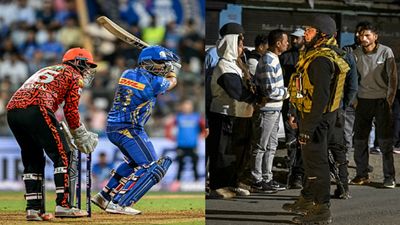 Pahalgam Terror Attack: ना चीयरलीडर्स, ना फायरवर्क, SRH vs MI मैच में प्लेयर्स और अंपायर बांधेंगे काली पट्टी SportsTak Hindi