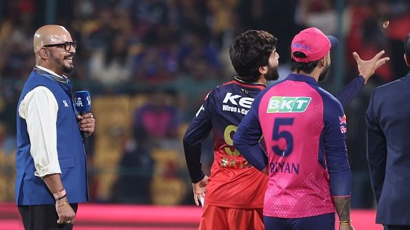रजत पाटीदार ने टॉस के वक्त सिक्के को हाथ में लेकर भगवान को किया याद, लेकिन इसके बाद जो हुआ उसने कप्तान को ट्रोल कर दिया, VIDEO