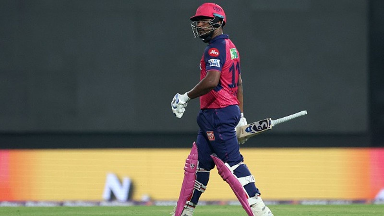 संजू सैमसन क्या IPL 2025 सीजन से पूरी तरह हो जाएंगे बाहर ? रियान पराग ने दी बड़ी अपडेट संजू सैमसन क्या IPL 2025 सीजन से पूरी तरह हो जाएंगे बाहर ? रियान पराग ने दी बड़ी अपडेट