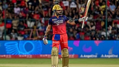 विराट कोहली ने RR के खिलाफ रचा इतिहास, IPL में वो कर दिखाया जो अब तक कोई बल्लेबाज नहीं कर पाया SportsTak Hindi