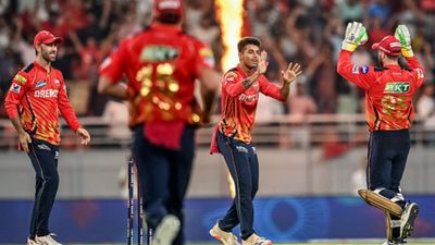 IPL 2025 का सबसे बड़ा नुकसान साबित हो रहा यह खिलाड़ी, करोड़ों रुपये लिए और 7 मैच में बनाए महज 48 रन, 5 बार दहाई से पहले आउट SportsTak Hindi