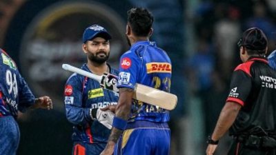 MI vs LSG Predicted Playing XI: लखनऊ सुपर जायंट्स के तूफानी गेंदबाज की क्या मुंबई इंडियंस के खिलाफ होगी वापसी? जानें दोनों की संभावित प्लेइंग इलेवन SportsTak Hindi