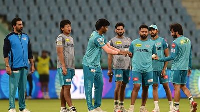 लखनऊ सुपर जायंट्स ने इस खतरनाक खिलाड़ी की वापसी का दिया संकेत, मैच से पहले मुंबई इंडियंस को दी चेतावनी SportsTak Hindi